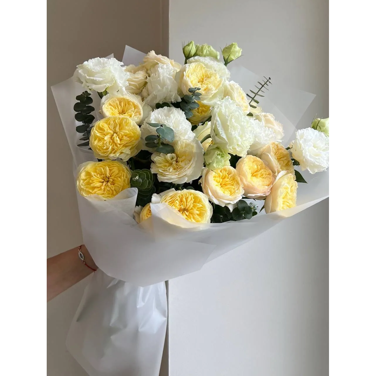 Букет L5107 из роз и эустомы