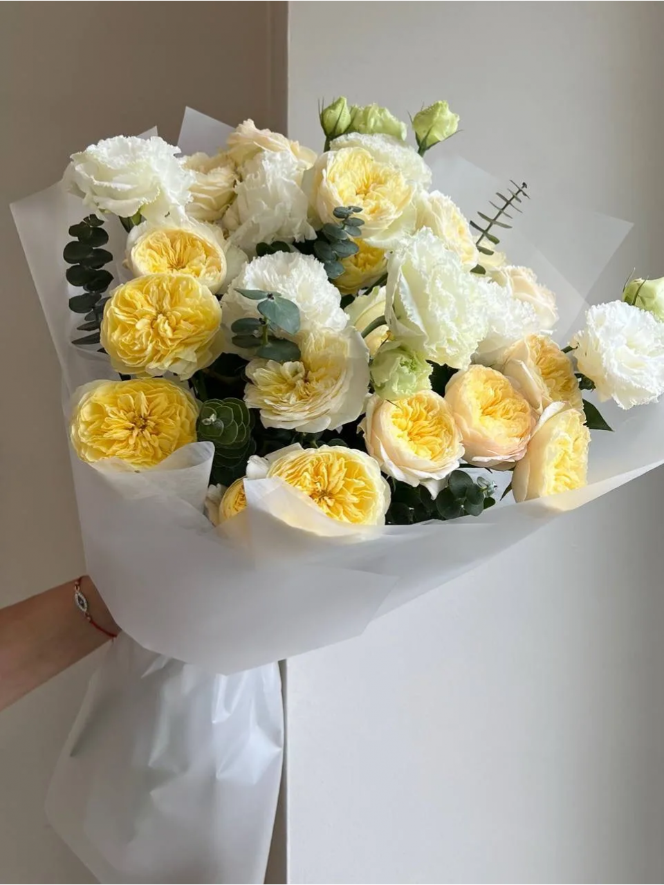 Букет L5107 из роз и эустомы