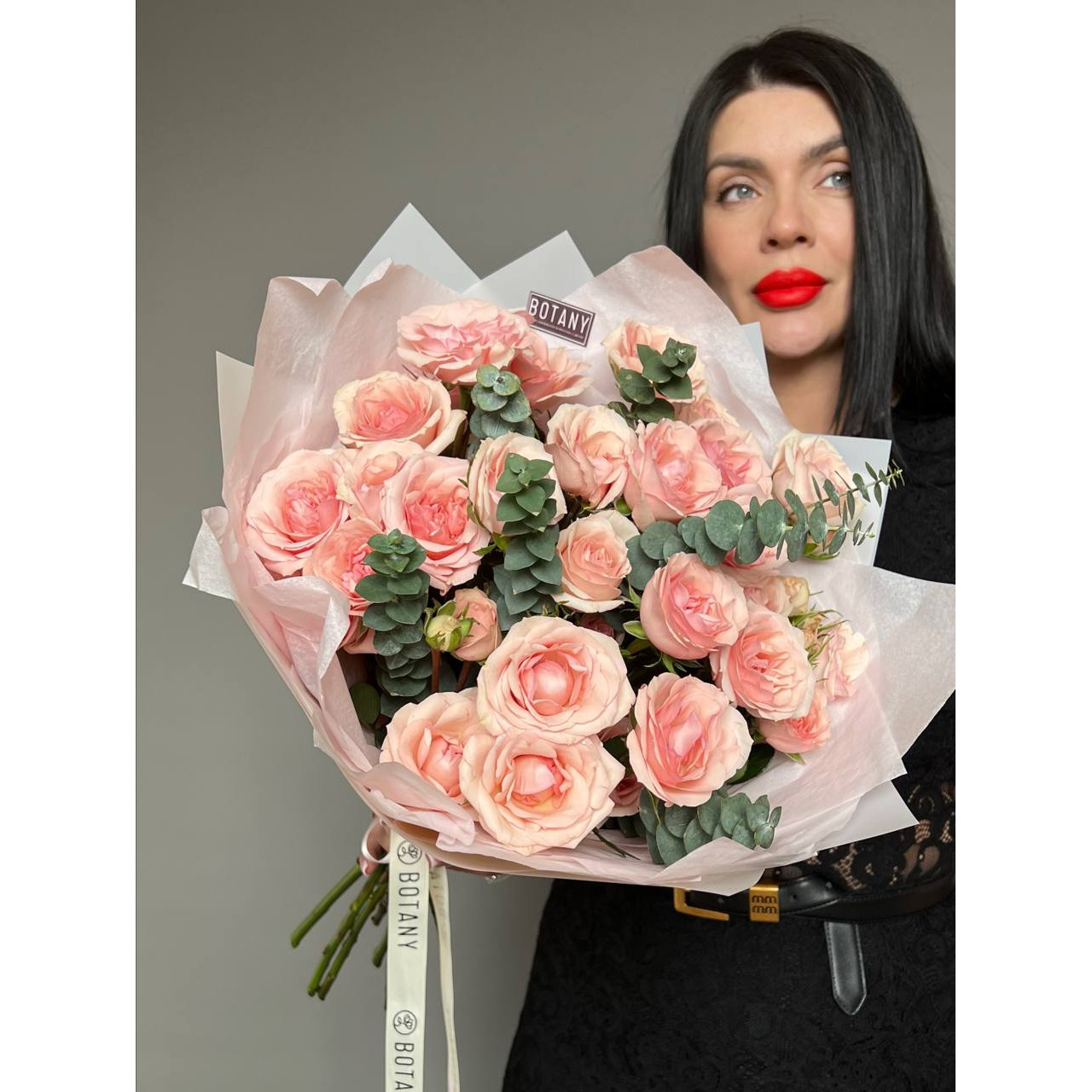 Букет L3149 из кустовых роз