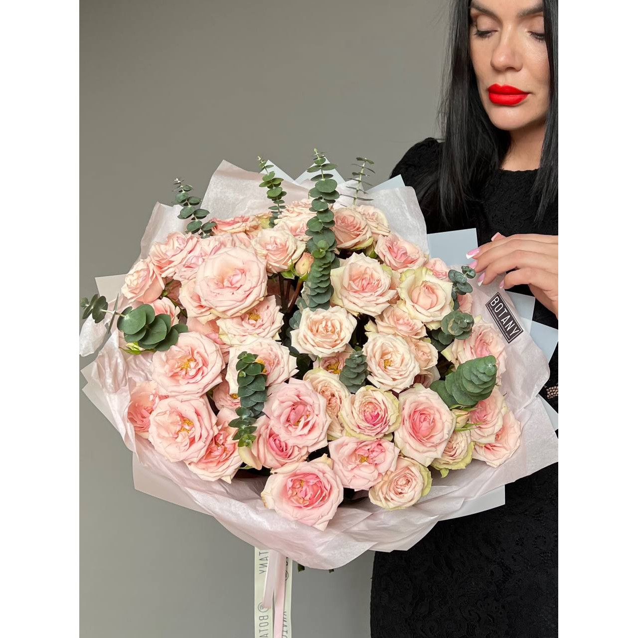 Букет L3148 из кустовых роз